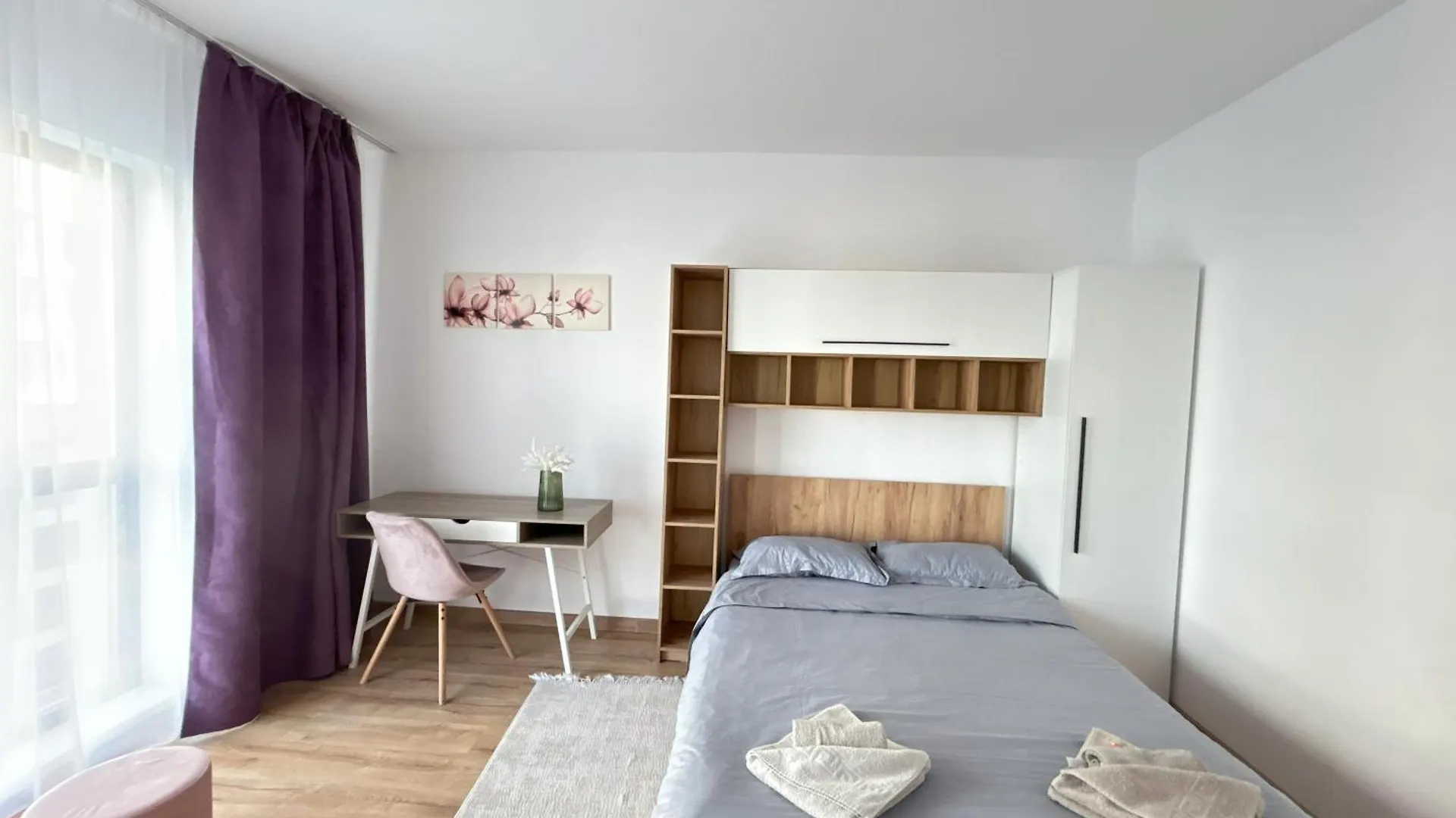 Chic Studio With Balcony At Exigent Plaza - 05 Bükreş 0*,  Romanya
